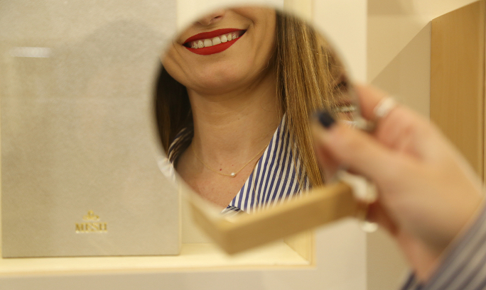 Mesh Launches Personalized Christmas Jewelry Service