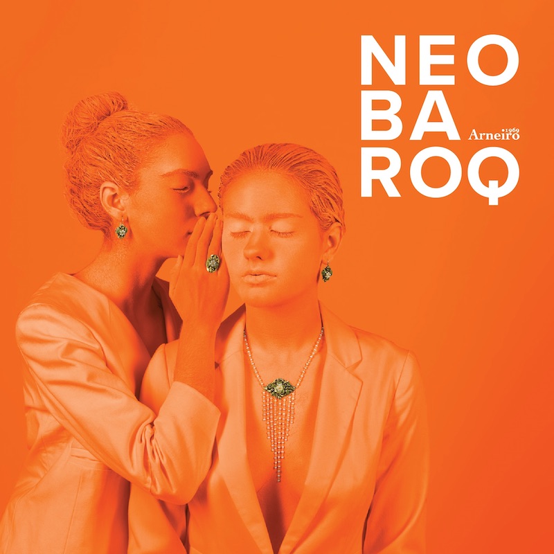NEOBAROQ surprises for its lightness