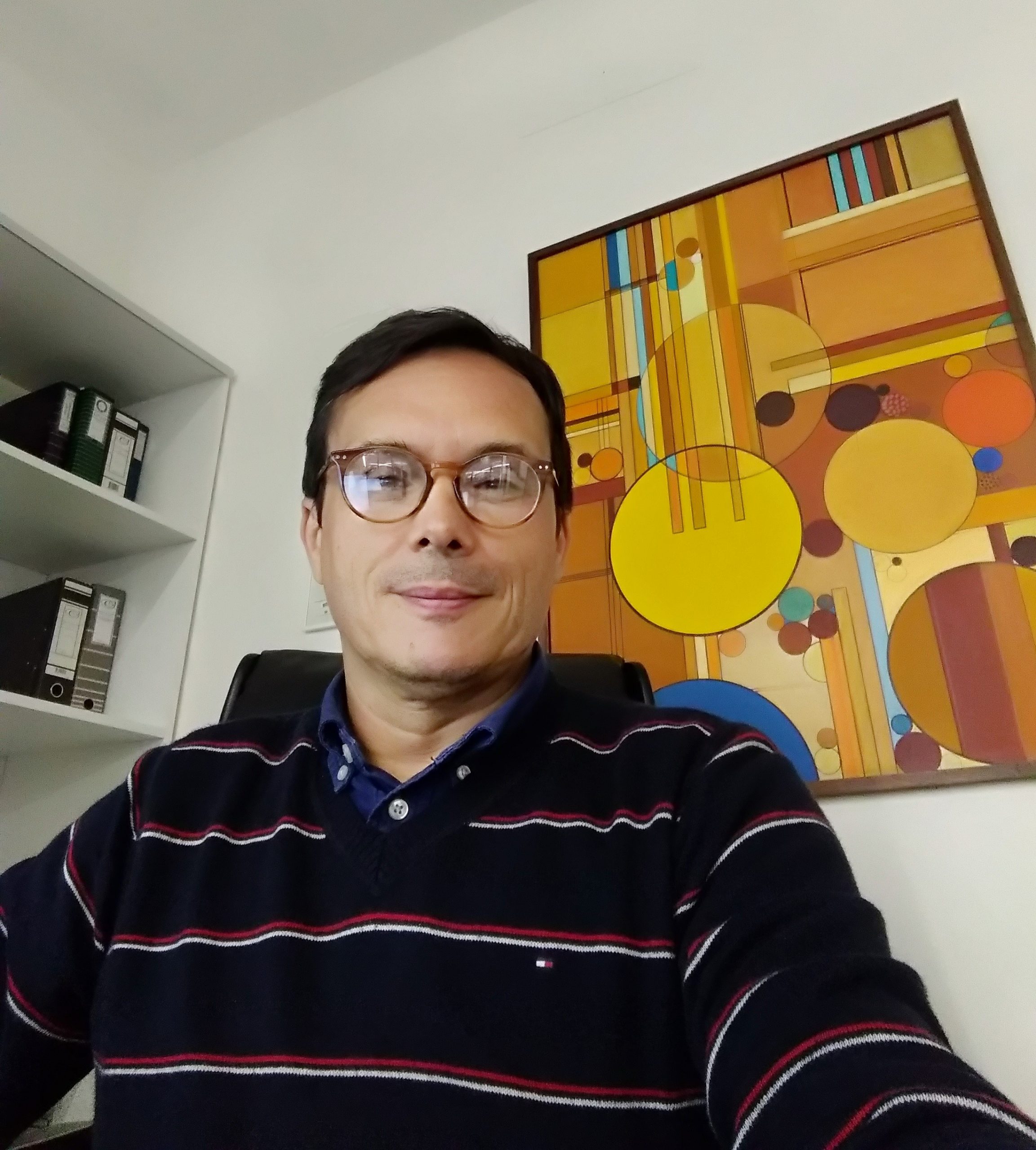 Wristwatch use vs mobile phone/smartwatches