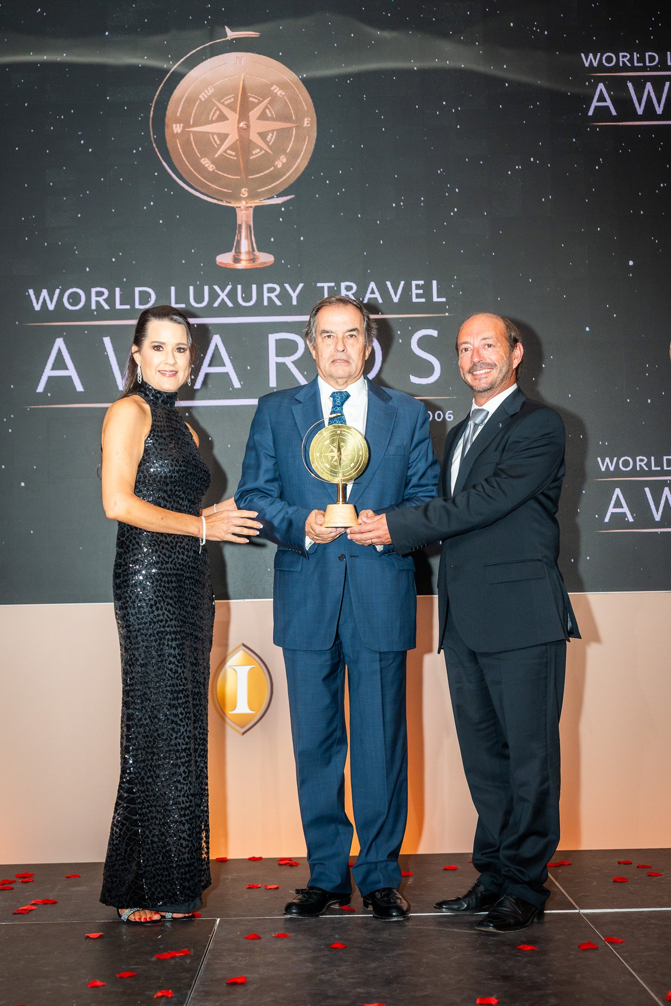 WorldLuxuryAwards25_Centro (João Machado da Silva, CEO da Marina de Portimão)_Direita (Ricardo José, diretor operacional da Marina de Portimão)